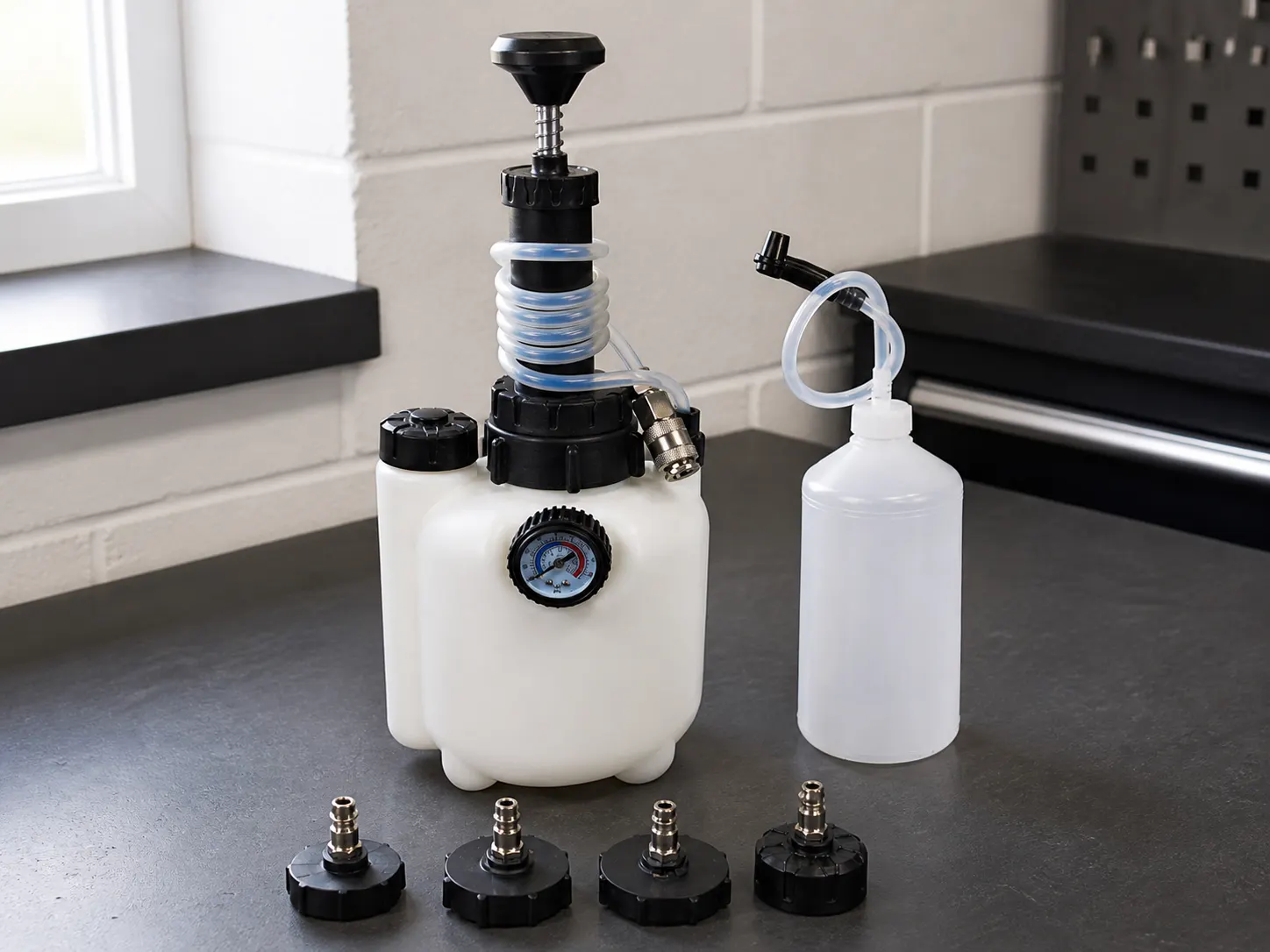 3 L Brake Fluid Replacement Reservoir With Four Adapters in use